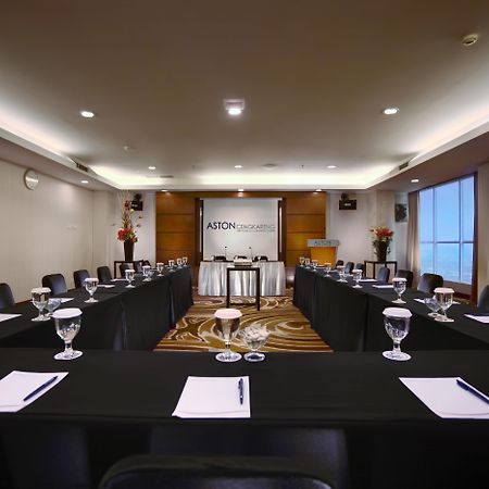 รอยัล ปาล์ม โฮเทล แอนด์ คอนเฟอเรนซ์ เซนเตอร์ เซงคาเรง Hotel จาการ์ตา ภายนอก รูปภาพ