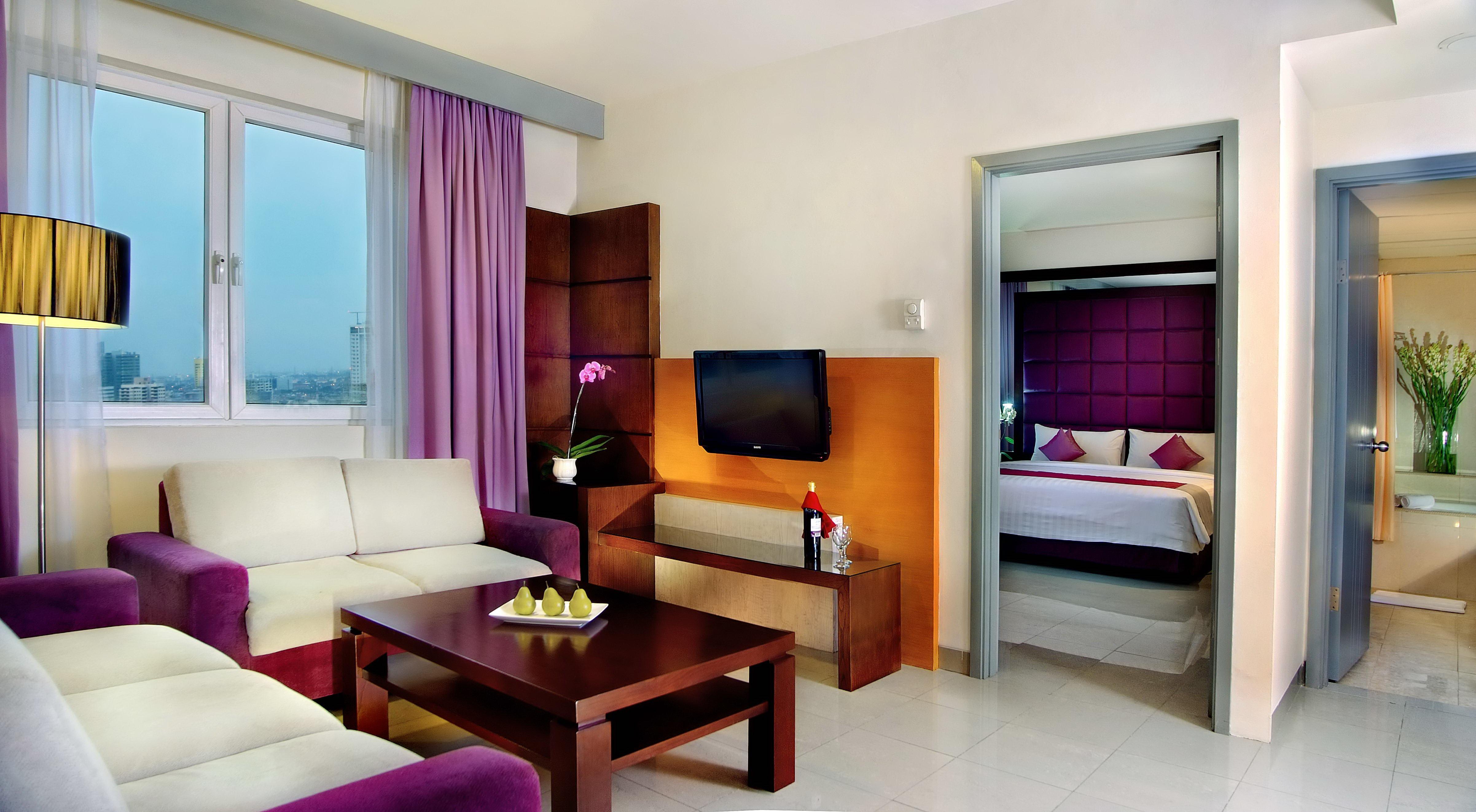 รอยัล ปาล์ม โฮเทล แอนด์ คอนเฟอเรนซ์ เซนเตอร์ เซงคาเรง Hotel จาการ์ตา ภายนอก รูปภาพ