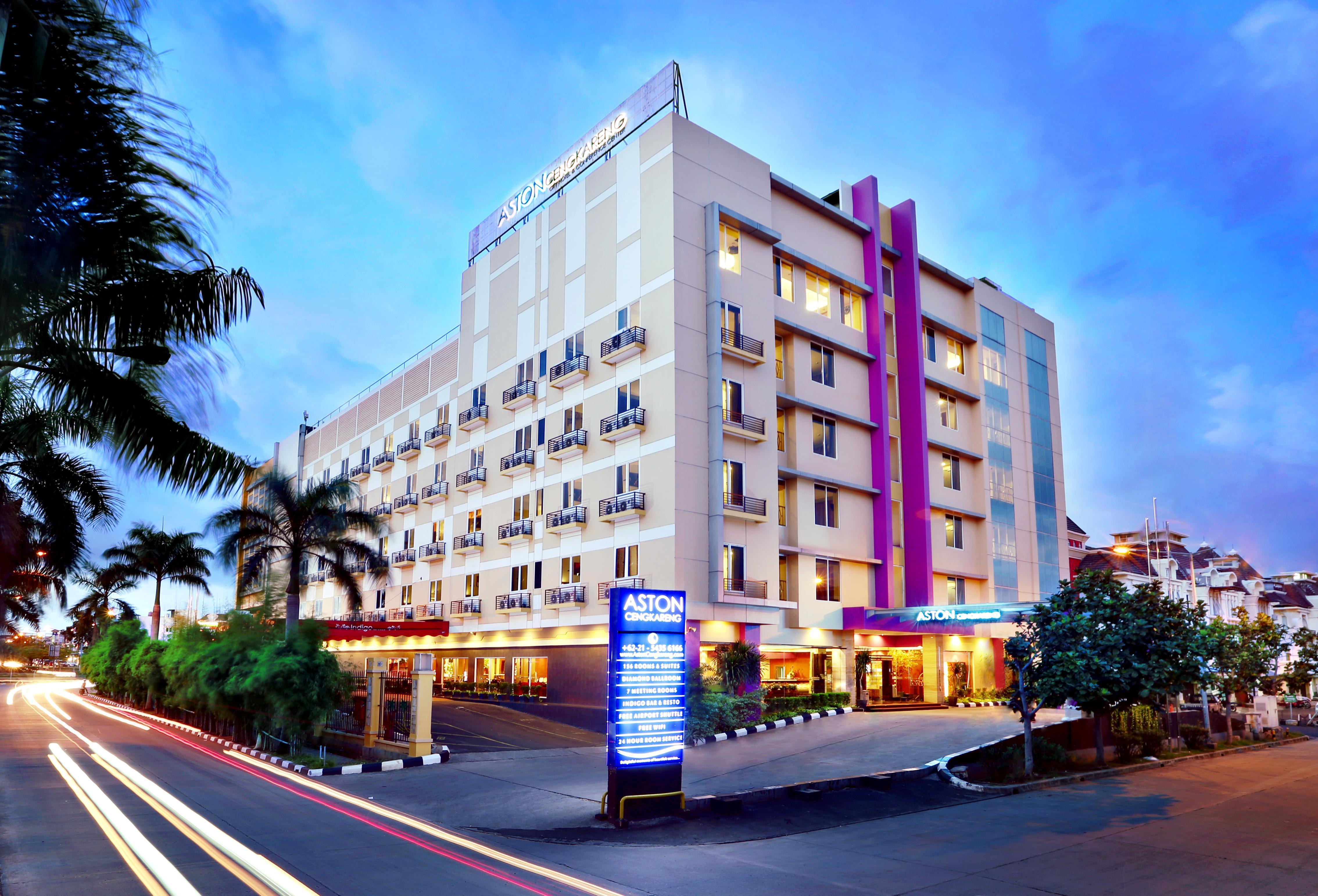 รอยัล ปาล์ม โฮเทล แอนด์ คอนเฟอเรนซ์ เซนเตอร์ เซงคาเรง Hotel จาการ์ตา ภายนอก รูปภาพ